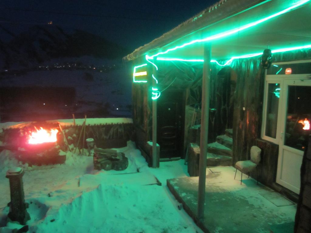 Qusha Guesthouse Meeting In The Mountains And Views Kazbegi Eksteriør bilde