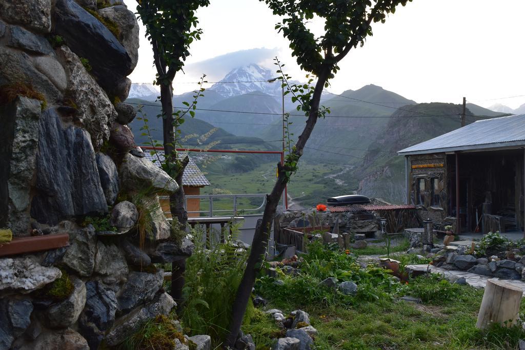Qusha Guesthouse Meeting In The Mountains And Views Kazbegi Eksteriør bilde