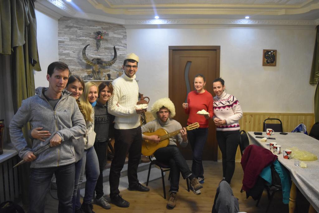 Qusha Guesthouse Meeting In The Mountains And Views Kazbegi Eksteriør bilde