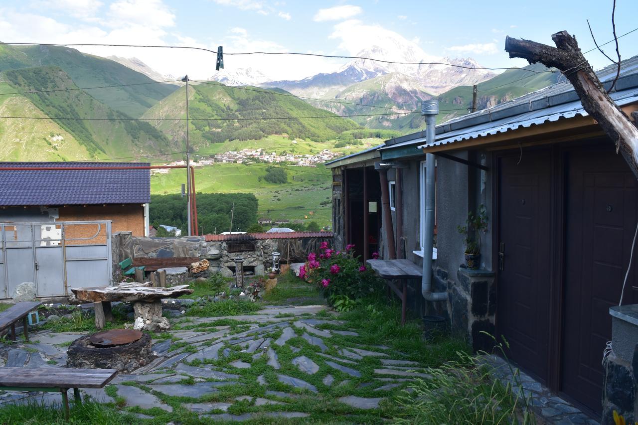 Qusha Guesthouse Meeting In The Mountains And Views Kazbegi Eksteriør bilde